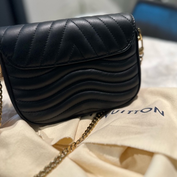 Louis Vuitton New Wave Multi-Pochette - Picture 9 of 11